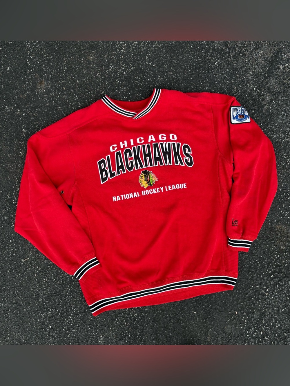 Vintage Chicago Blackhawks Lee Sport Embroidered Red Sweatshirt 90s Size L NHL